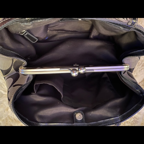 Coach - Picture 4 of 9